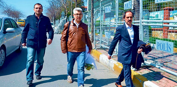 Zorbalar,terör estirerek, çalışanları işten atmaya devam ediyor