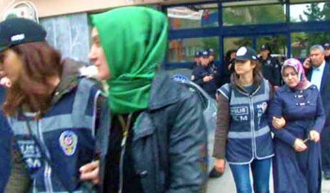 8 aylık bebeği de annesinden ayırdılar
