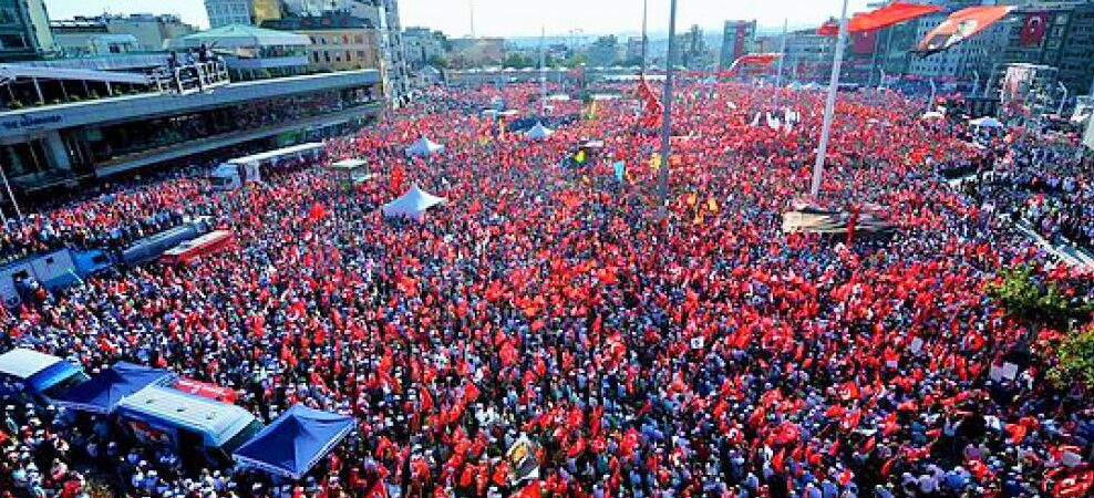 Darbeye karşı protesto mitingi: CHP’den 10 maddelik Taksim açıklaması