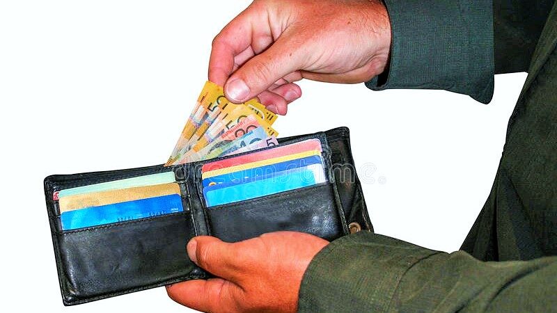DW ekibi Ankara’da rehin alındı, DW Genel Müdürü,müdahaleyi kınadı.