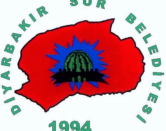 Sur Belediyesi’ne atanan kayyım, tiyatrocuları zabıta yaptı!