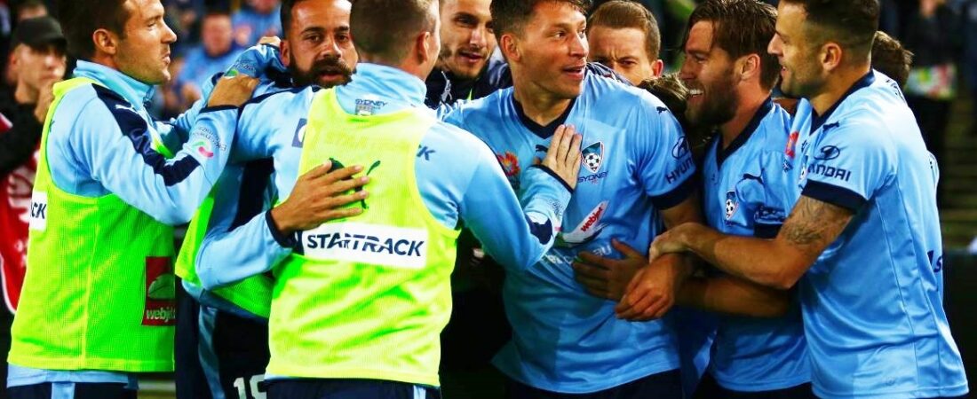 Beşiktaşlı eski futbolcular Bobo ve Holosko, Sydney derbisine damga vurdu!