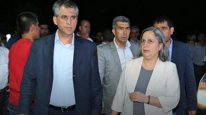 Diyarbakır Büyükşehir Belediye eş başkanları Kışanak ve Anlı tutuklandı