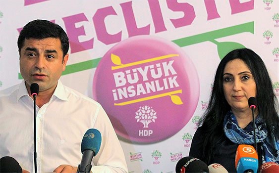 Eş genel başkanlar Demirtaş ve Yüksekdağ ile birlikte HDP’li beş vekil tutuklandı