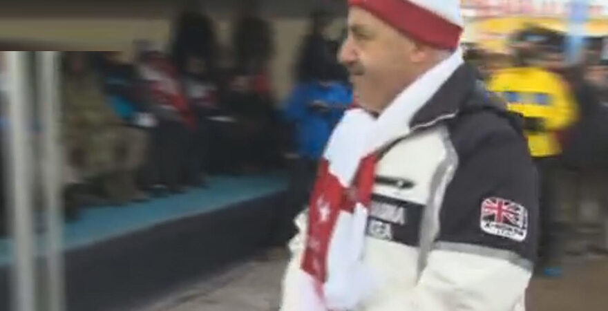5 bin liralık ve İngiltere bayraklı montla Sarıkamış yürüyüşü