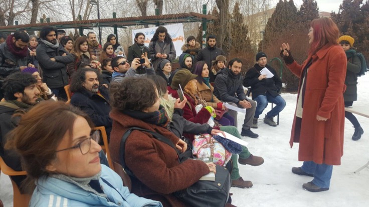 KHK mağduru akademisyen dersi parkta anlattı