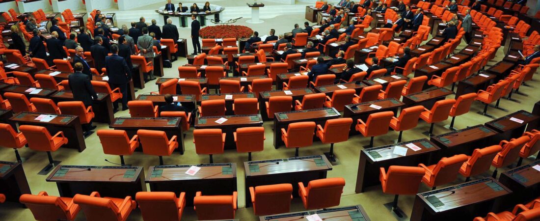 21 Ocak, parlamentonun ‘kendisine ihanetinin’ tarihi