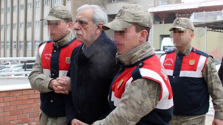 Tahliye olan Mardin Belediye Başkanı Türk: İçeri alınmamızın hukuki hiç bir dayanağı yoktu