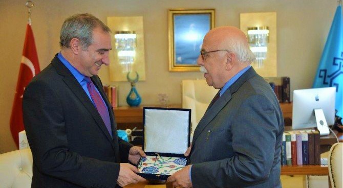 Bakan Nabi Avcı’den, İsrail’in Gazze’ye hava saldırıları gölgesinde Tel Aviv’e  ziyaret