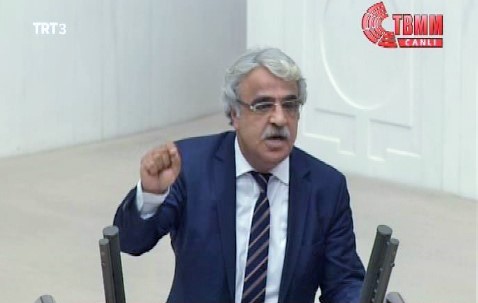 Mithat Sancar TBMM’de AKP’lilerin yüzüne: 28 Şubatta sizi savunanlar KHK ile mağdur oluyor bir tek sözünüz yok mu?