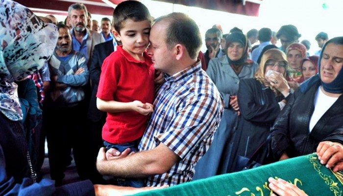 “BENİ DEĞİL AHMET MÜDÜRÜMÜ TAHLİYE EDİN, ONUN OĞLUNA BAKACAK KİMSESİ YOK”