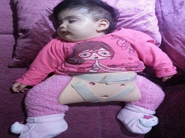 Birisi ‘zorbalık ve baskı mı var’ dedi: Felçli bebeğin babası ‘burs verdi’ diye tutuklandı