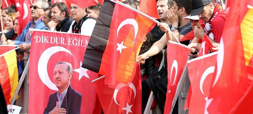 AKP döneminde getirildi: Seçim kanununa göre yurt dışında propaganda yasak
