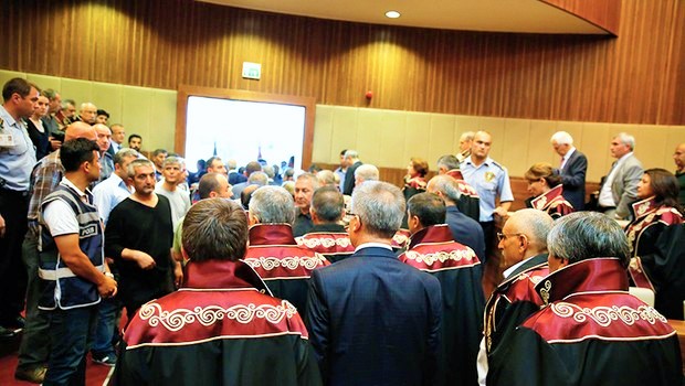 100’den fazla  yüksek yargı mensubu, 6 aydan beri hukuka aykırı şekilde, hücrede tutuluyor