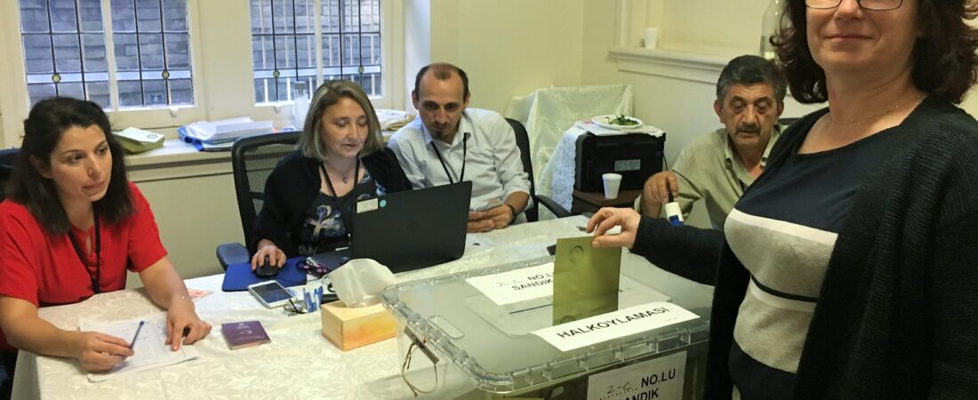 Avustralya’da referandum için oy kullanılmaya başlandı