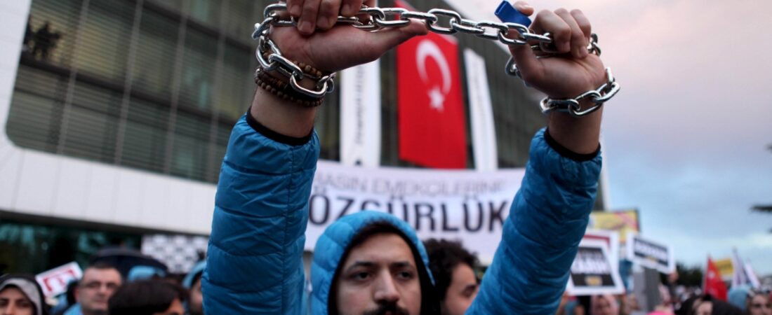 21 journalists taken to police HQ in İstanbul