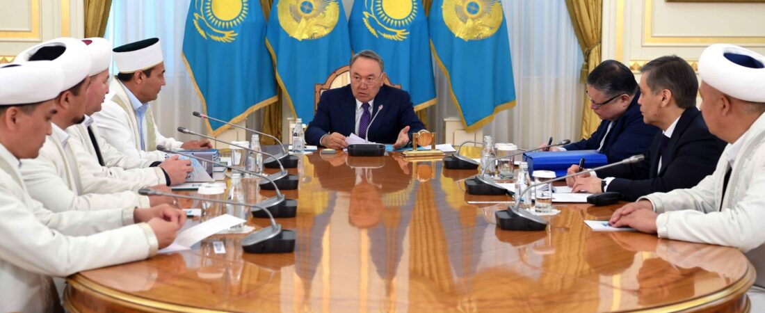 Nazarbayev: Hakiki Müslüman giydiği elbisesi ile değil; “Takvası”ile belli olur