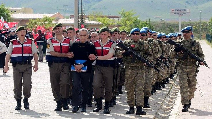 15 Temmuz çatı davası başlıyor; darbe girişimini planlamakla suçlanan generaller mahkemede