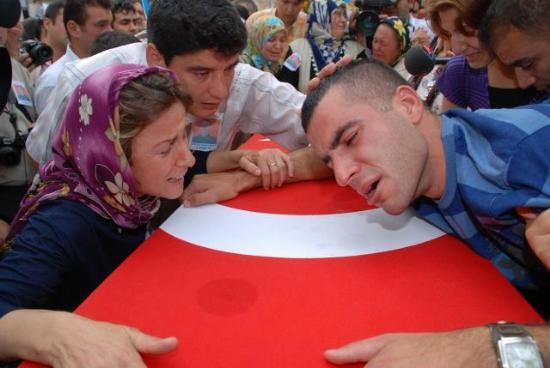 Van ve Hakkari’de çatışma: 8 şehit, 4 yaralı