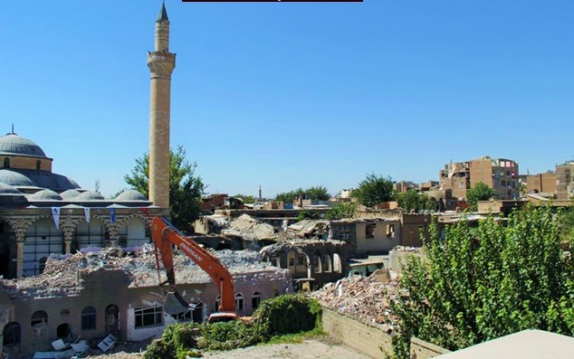 İktidar, Sur’da ezanın bile sesini kesti, ramazanda su bile bize vermiyor