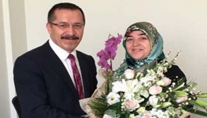 15 TEMMUZ’DAN SONRA TEPEDEN ÜNİVERSİTEYE REKTÖR OLDU, EŞİNİ DE ENSTİTÜ SEKRETERİ ATADI
