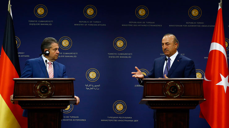 Alman Bakan da Hizmet Hareketi için delil sordu, cevap alamadı