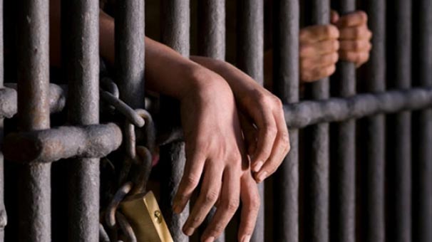 Cezaevinde gardiyan terörü: Kürtçe konuşan mahkumlar darp edildi