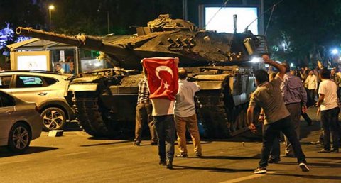Bir darbe sahtekârı daha