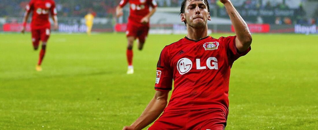 Milli futbolcu Çalhanoğlu Milan’a transfer oldu