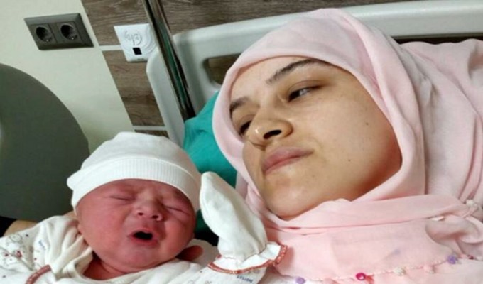 Yasemin öğretmen 3 günlük bebeği ile gözaltına alındı!