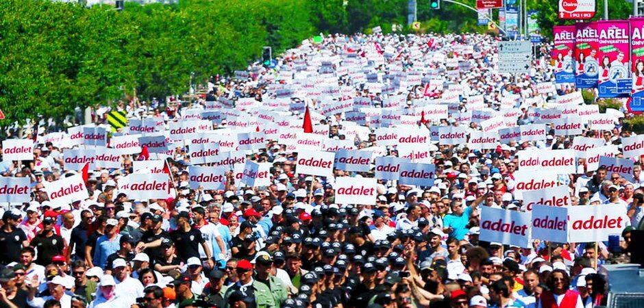 ‘Adalet Mitingi’ne katılmak için İstanbul Maltepe’ye akıyor