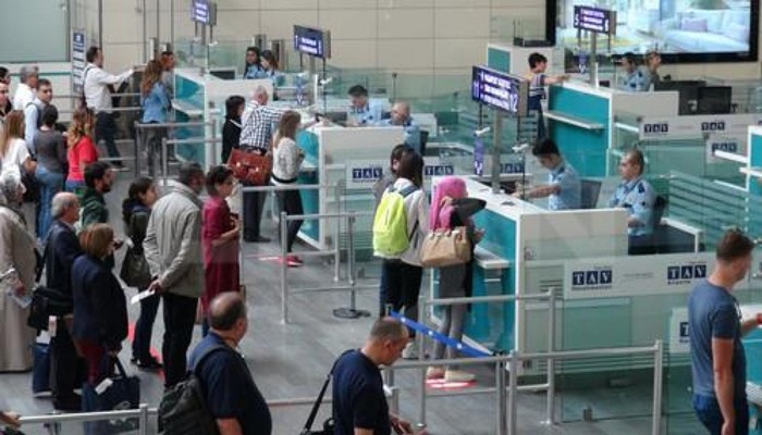 Atatürk Havalimanı’nda 5 bin pasaporta el konuldu!