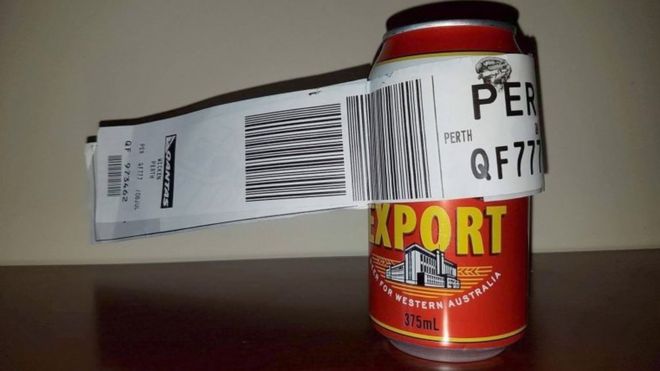 Melbourne’den Perth’e giden uçak yolcusu bir kutu içeceği bagaja verdi
