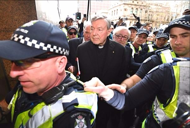 Kardinal Pell, Melbourne Sulh Ceza Mahkemesi’nde taciz iddialarını reddetti
