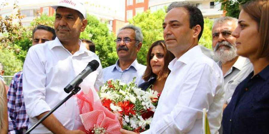 CHP Heyetinden HDP’nin Diyarbakır’da devam eden ‘Vicdan ve Adalet Nöbeti’ne ziyaret