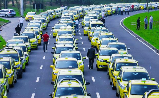 Melbourne Havaalanı’nda Uber protestosu
