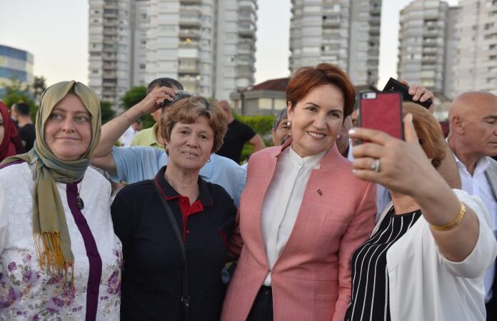 MHP ERİMEYE DEVAM EDİYOR: MERAL AKŞENER AÇIKLAMASI VE 300 İSTİFA DAHA
