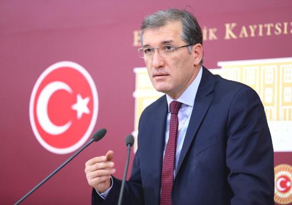 ‘Hükümet, KHK ile işten çıkarılan Gülencileri ’36 kod’ ile fişliyor’