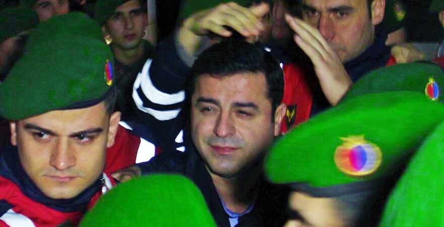 HDP Eş Genel Başkanı Demirtaş: Odamda twit araması yaptılar