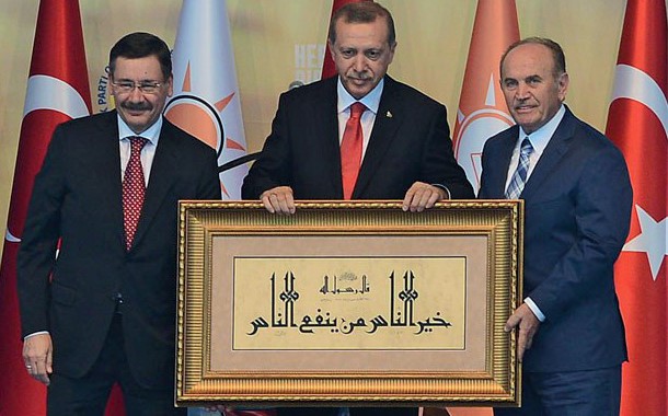 İ. Melih Gökçek ile 22 yıl önceki Belediye Başkanı Erdoğan: Ben halkımla geldim, halkım getirir ve halkım indirir
