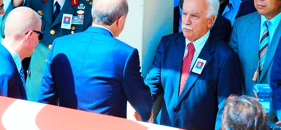 AKP destekçisi Perinçek: Suçlu ya da suçsuz bakılmadan cemaat temizlenmeli