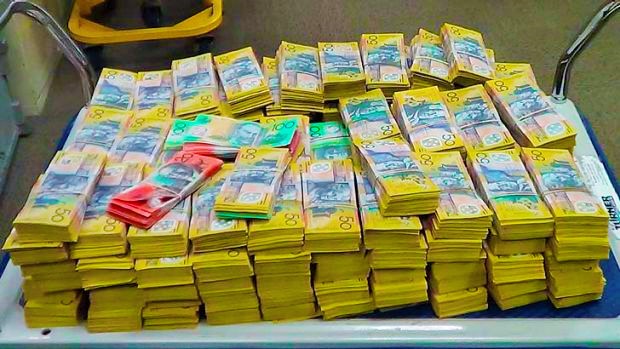 Sydney’de bir Avukat, hesabına yanlışlıkla yatırılan 24,5 milyon doları iade etti