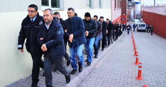 Taha Akyol: Ülkede artık ‘tutuklama’ tutkusu bitmeli, yargı OHAL psikolojinden çıkmalı