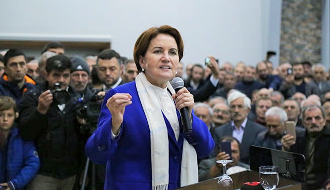 Akşener AKP’lilere sordu: 26 yaşında bir dolandırıcıyla siz bu işi nasıl tuttunuz?