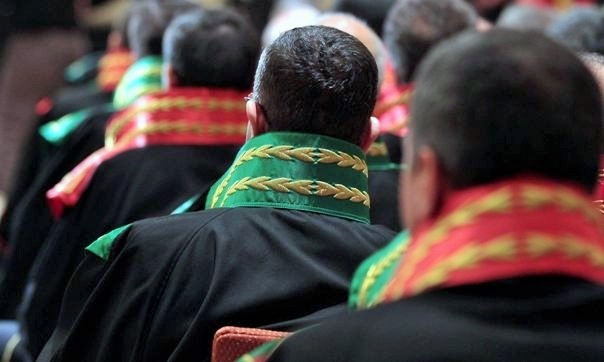 İsim benzerliği yüzünden bir Yargıtay üyesini 16 aydır hapiste tutuyorlar