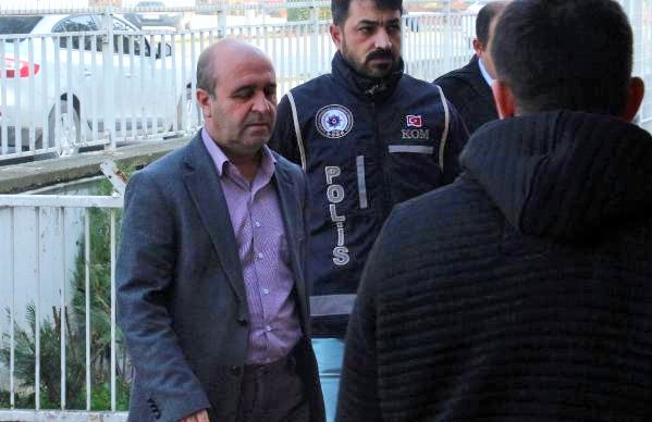 ‘Gülenci’ şantajıyla para alırken suçüstü yakalandı!
