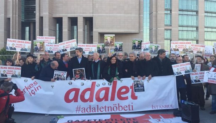 CUMHURİYET DAVASI’NDA TUTUKLULUKLARA DEVAM KARARI ÇIKTI