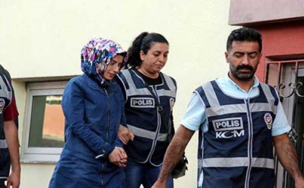 AKP, eski Emniyet müdürlerinin eşlerini dini sohbete gittikleri gerekçesi ile tutukluyor
