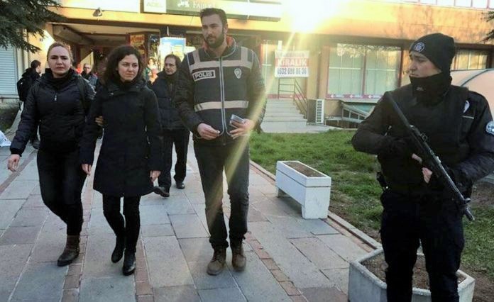 TTB yöneticilerinin evlerine baskın: 11 hekim gözaltına alındı
