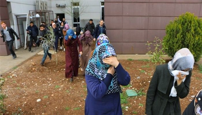 ADIYAMAN’DA MEDYA ORDUSUYLA EV BASKINI: 9 KIZ ÖĞRENCİ GÖZALTINA ALINDI